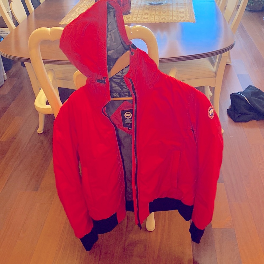 Canada goose bomber NWOT size XL!!!